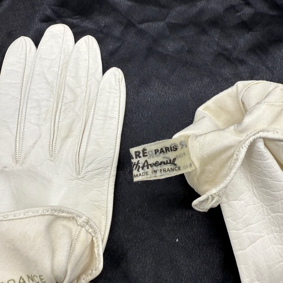 Unused ,Vintage, Roger Fare for Saks Fifth Avenue Cream Kidskin Gloves , France - Picture 12 of 12